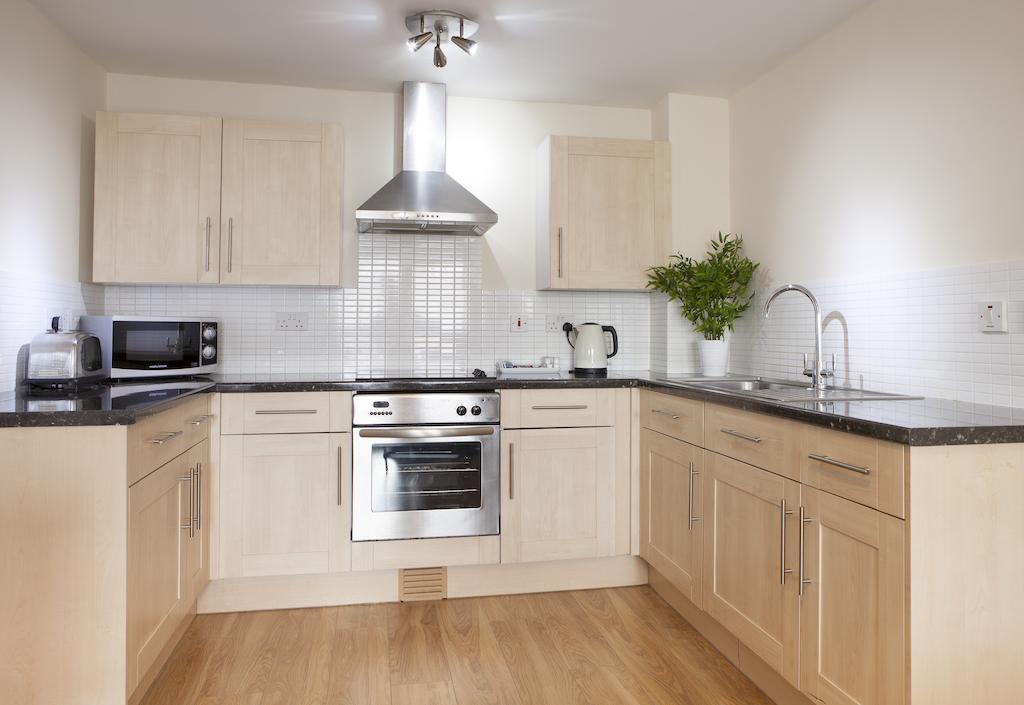 Cheltenham Plaza Apartments Ashchurch المظهر الخارجي الصورة