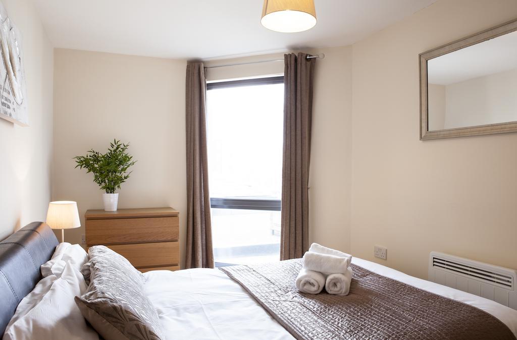 Cheltenham Plaza Apartments Ashchurch المظهر الخارجي الصورة