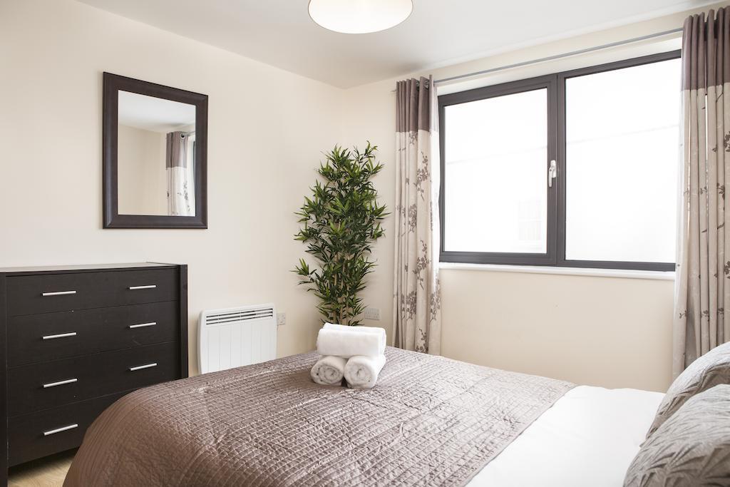 Cheltenham Plaza Apartments Ashchurch المظهر الخارجي الصورة