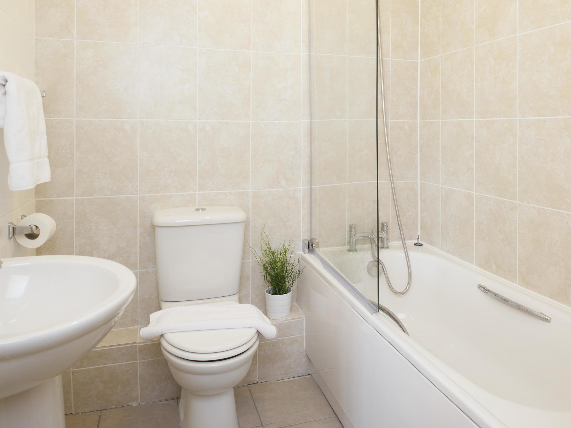Cheltenham Plaza Apartments Ashchurch المظهر الخارجي الصورة